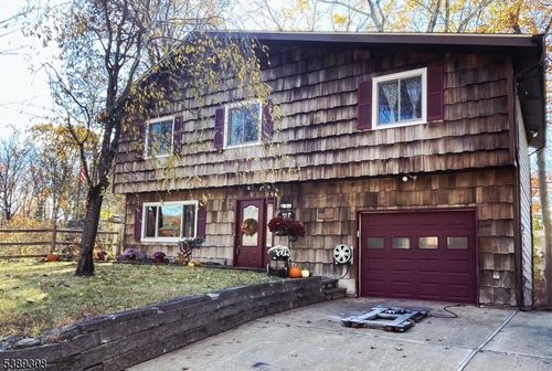 25 Longhouse Dr, Hewitt, NJ, 07421-1308 | Card Image