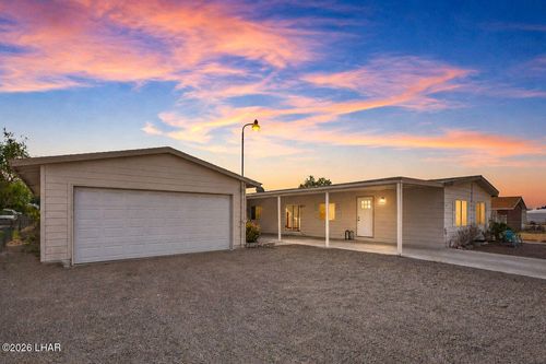 1884 Hualapai Dr, Bullhead City, AZ, 86442-4938 | Card Image