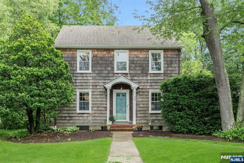 43 Essex Ave, Montclair, NJ, 07042-4124 | Card Image