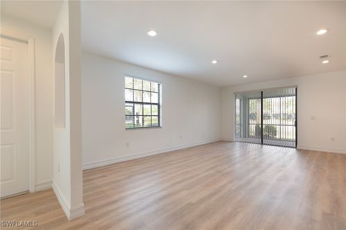 396-15618 Summit Place Cir, NAPLES, FL, 34119-4111 | Card Image