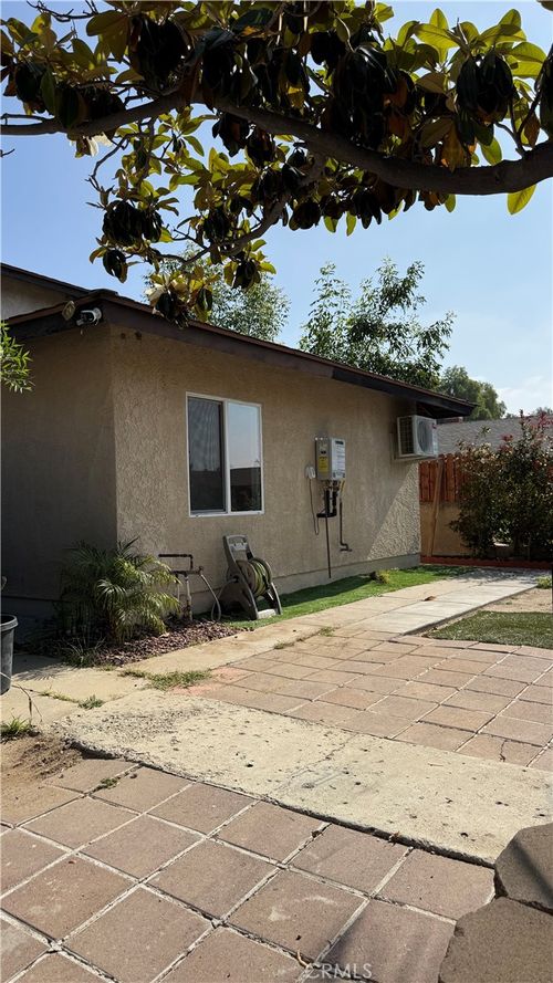 2445 E Phyllis St, Simi Valley, CA, 93065-2330 | Card Image