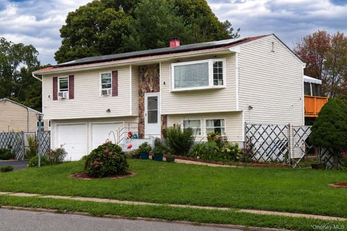 37 Island, Islip, NY, 11717 | Card Image