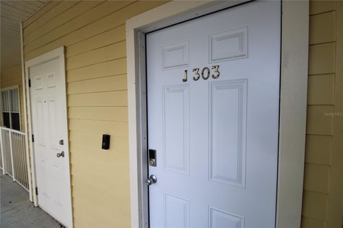 j303-9158 51st Rd, GAINESVILLE, FL, 32608-8187 | Card Image