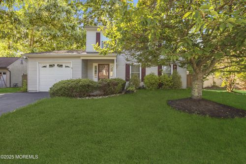 35 Winsted Dr, Howell, NJ, 07731-2348 | Card Image
