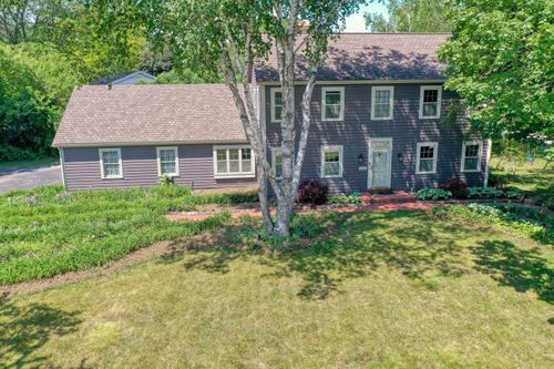 1895 Village Green Ct, Elm Grove, WI, 53122-1167 | Card Image
