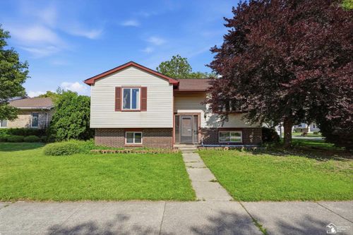 24539 Westpointe St, Brownstown Twp, MI, 48183-3084 | Card Image