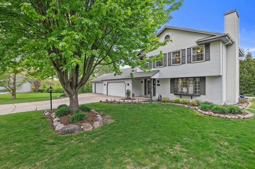 8450 S Heritage Court, Oak Creek, WI, 53154 | Card Image