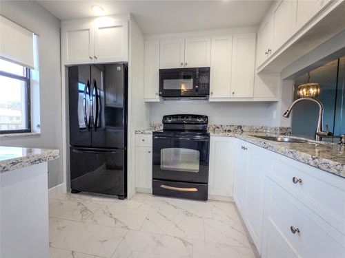 310-10332 Sunrise Lakes Blvd, Sunrise, FL, 33322-5926 | Card Image