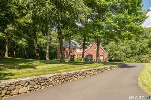 127 Kingswood Dr, Naugatuck, CT, 06770-4850 | Card Image
