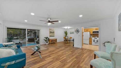 unit-1b-2517 Navarra Dr, Carlsbad, CA, 92009-7028 | Card Image