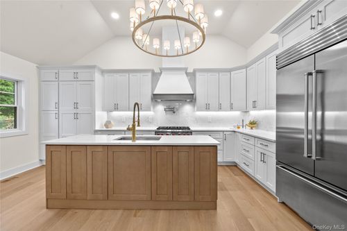 147 S Fairview Ave, Bayport, NY, 11705-2209 | Card Image