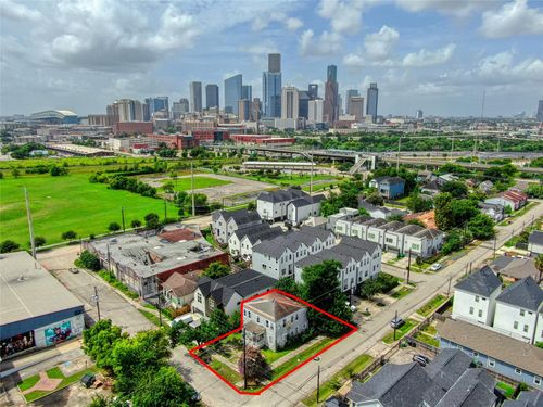 1517 Gentry St, Houston, TX, 77009-8861 | Card Image