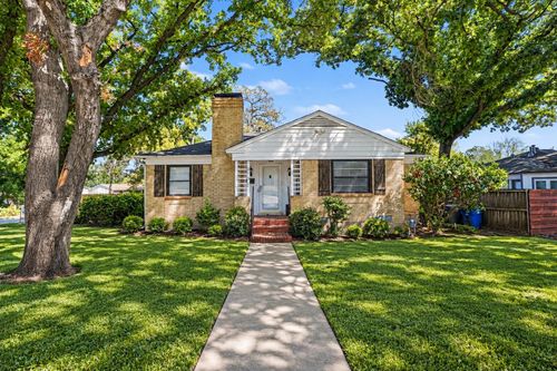 910 Reverchon Dr, Dallas, TX, 75211-2337 | Card Image