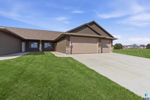810 Shirley St Street, Harrisburg, SD, 57032 | Card Image