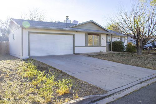 425 Spruce Dr, Fernley, NV, 89408-8510 | Card Image