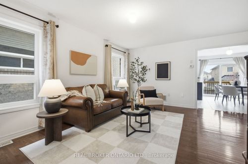 35 Harvest Hills Blvd, East Gwillimbury, ON, L9N0A6 | Card Image