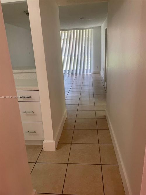 124-5-19825 Sw 114th Ave, Miami, FL, 33157-1066 | Card Image