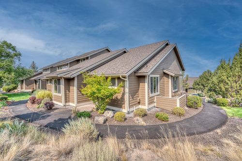 10879 Village Loop, Redmond, OR, 97756-7436 | Card Image
