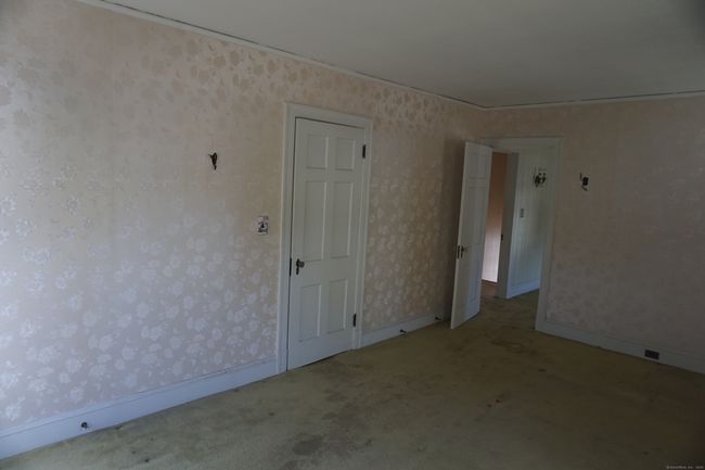 1057 Briarwood Ave, House other with 4 bedrooms, 1 bathrooms and 4 parking in Bridgeport CT | Image 20