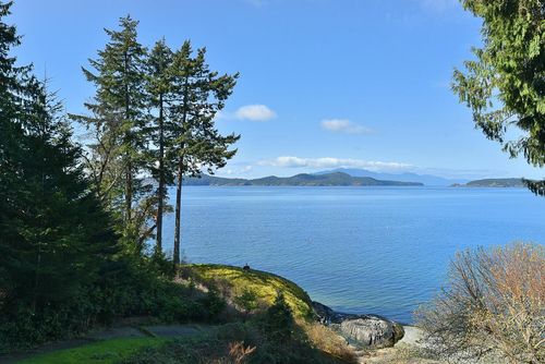 8429 Redrooffs Rd, Halfmoon Bay, BC, V7Z1E6 | Card Image