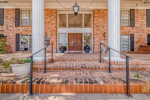 2824 Briarhurst Dr, Houston, TX, 77057-5340 | Card Image
