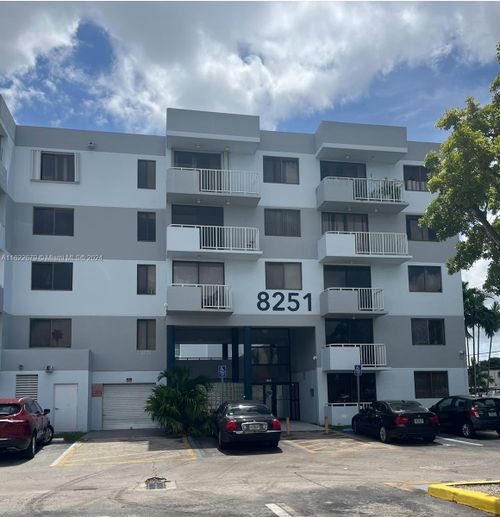 apt-418-8251 Nw 8th St, Miami, FL, 33126-3947 | Card Image