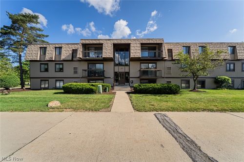 unit-2k-9611 Sunrise Blvd, North Royalton, OH, 44133-3438 | Card Image