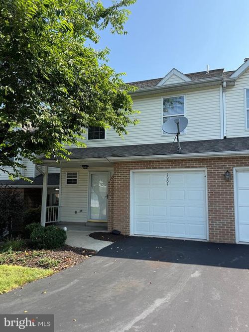 1904 Daybreak Cir, Harrisburg, PA, 17110-9003 | Card Image