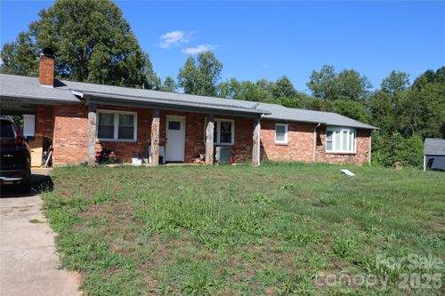3232 Kingview Pl, Lenoir, NC, 28645-7655 | Card Image