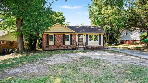 2208 Textile Dr, Greensboro, NC, 27405-5939 | Card Image
