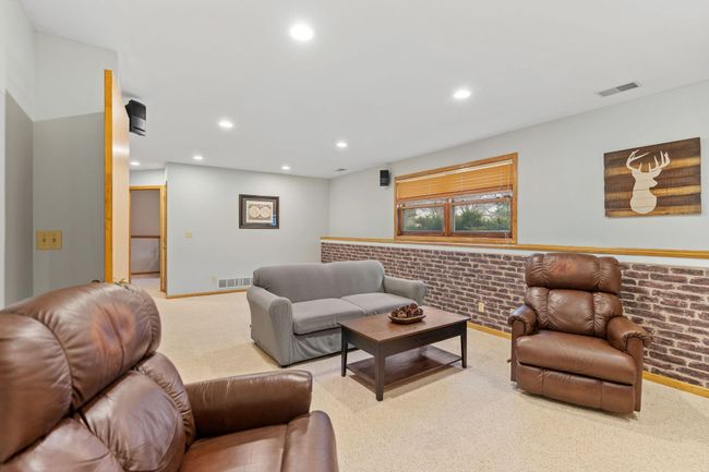 Light, bright and cozy lower level | Image 22