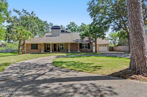 8324 Maunalani Pl, Diamondhead, MS, 39525-4030 | Card Image
