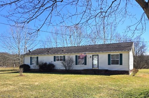 80 Hannah Place Rd, Belpre, OH, 45714-8083 | Card Image