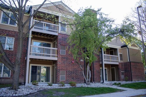 105-104 Glengarry Dr, Bloomingdale, IL, 60108-2351 | Card Image