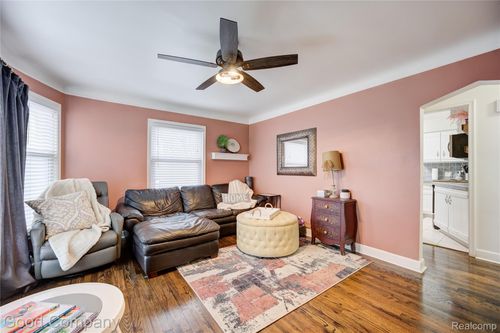 2480 Woodward Hts, Ferndale, MI, 48220-1523 | Card Image