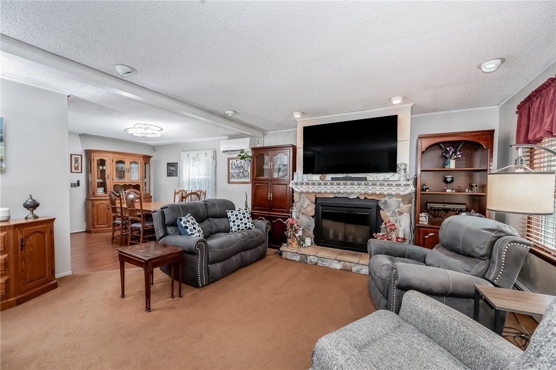 Residential in Center Twp/Homer Cty 3
