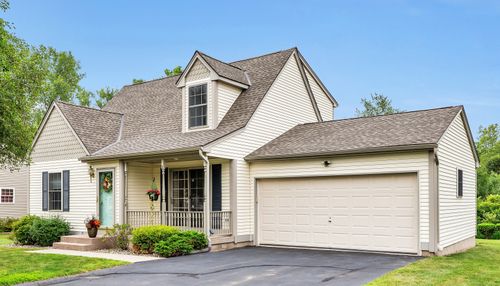 8 Harvest Ln, East Granby, CT, 06026-8707 | Card Image