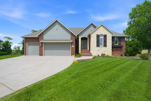 13716 E Mainsgate St, Wichita, KS, 67228-8049 | Card Image