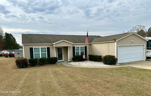 39 Old Fort Ct, Spring Lake, NC, 28390-7431 | Card Image