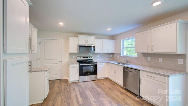 47 Virginia Commons Dr, Townhouse with 3 bedrooms, 3 bathrooms and null parking in Arden NC | Image 9