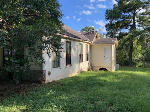810 Pine Valley Loop, Smithville, TX, 78957-5260 | Card Image