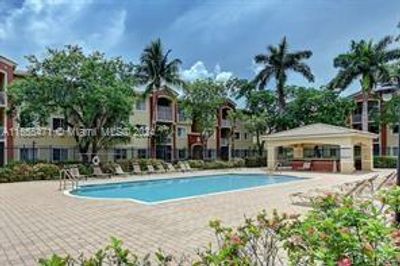 321 - 7085 Nova Dr, Condo with 3 bedrooms, 2 bathrooms and null parking in Davie FL | Image 1