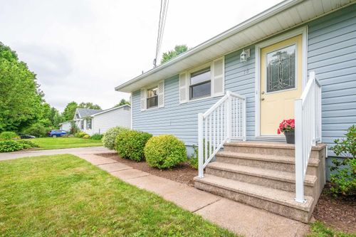 10 Bezanson Dr, Berwick, NS, B0P1E0 | Card Image