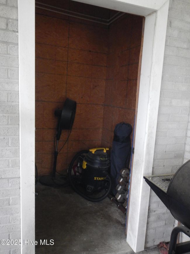 outdoor storage closet | Image 18