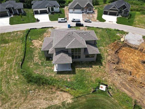 2531 Ne Woodland Oak Cir, Lee's Summit, MO, 64086-7125 | Card Image