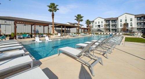 b2-945 Blakey Ln, Bastrop, TX, 78602-2373 | Card Image