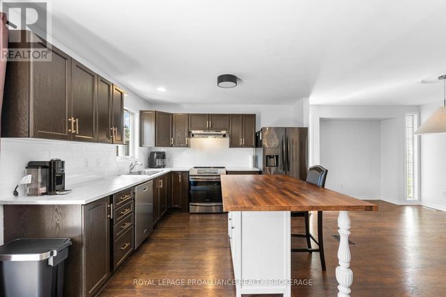 343 Sunrise Cres, House other with 4 bedrooms, 3 bathrooms and 4 parking in Kingston ON | Image 9