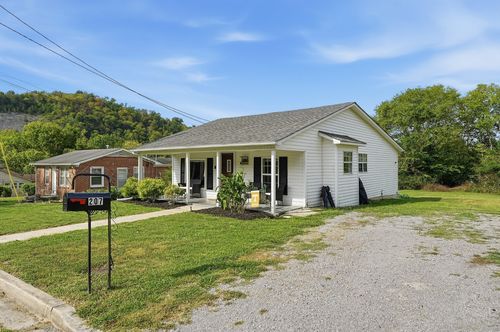 207 Sims St, Dowelltown, TN, 37059-4031 | Card Image