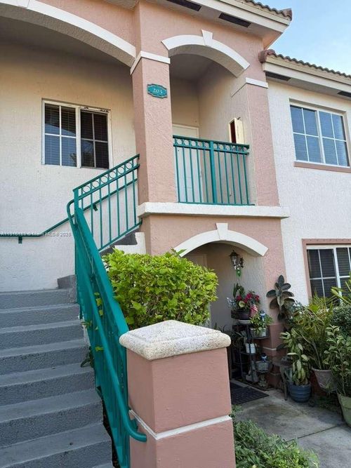 36-1300 Se 31st Ct, Homestead, FL, 33035-2376 | Card Image