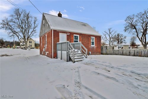 1504 14th St Se, Canton, OH, 44707-3438 | Card Image